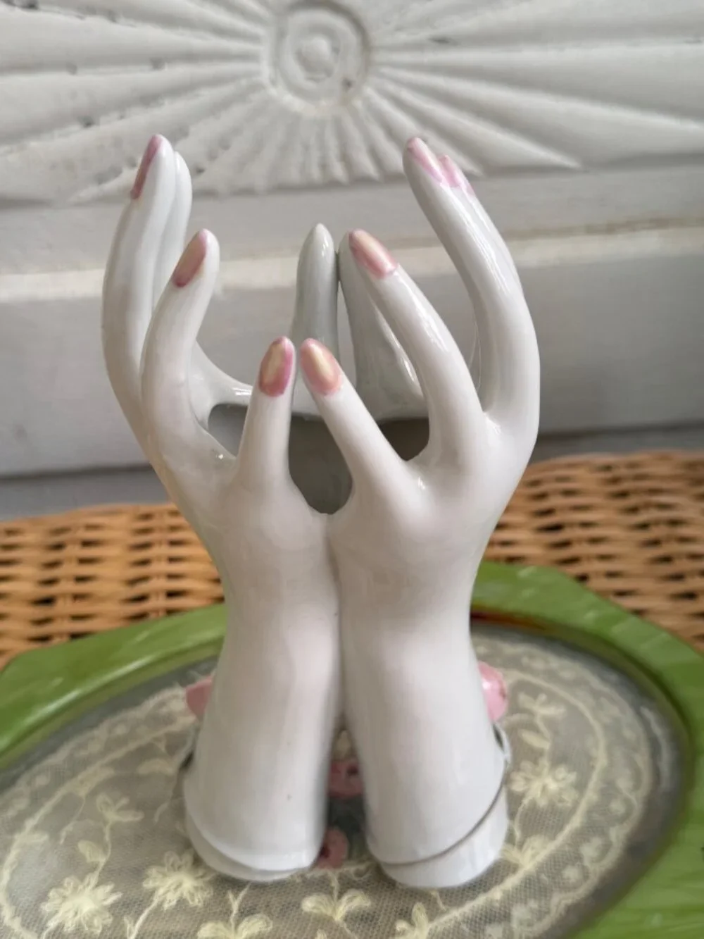 Vintage 50's Lefton Porcelain Cupping Hands Vase Pink Roses Cottage Chic